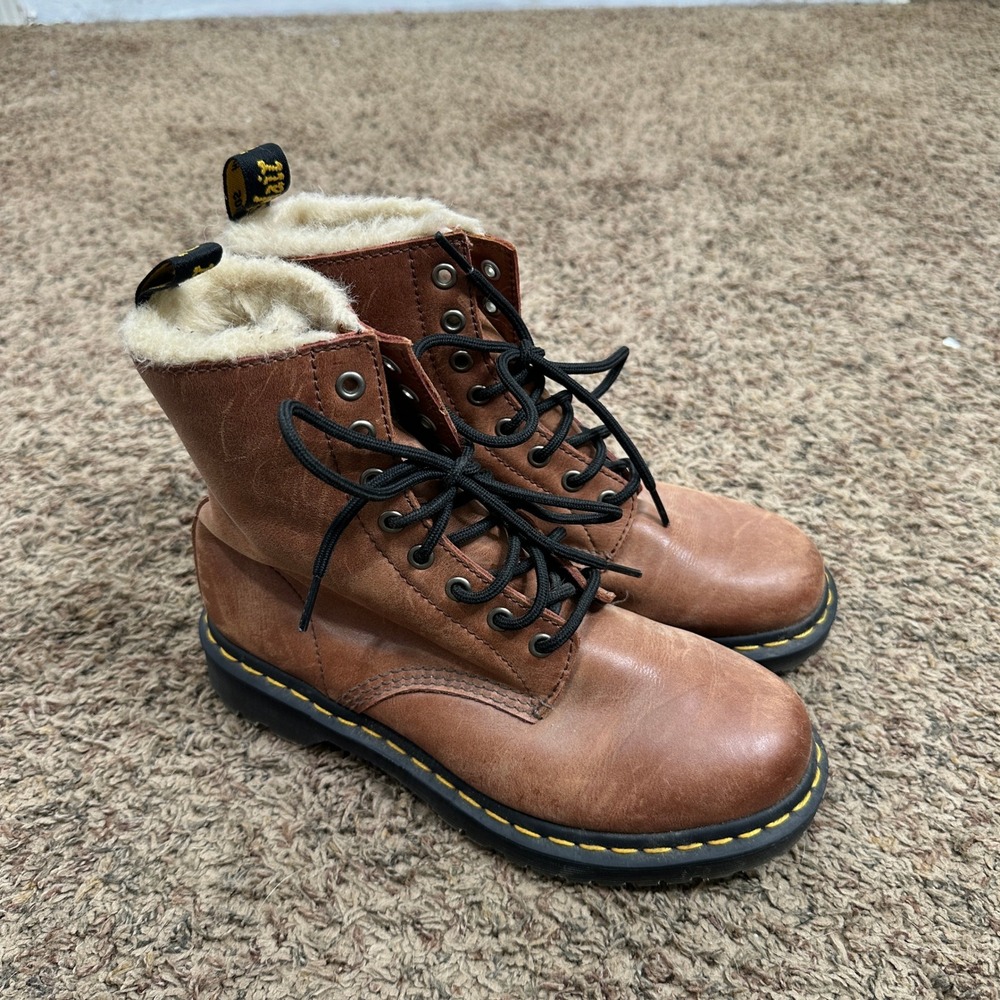Dr. Martens 1460 Serena Tan Burnished Wyoming Faux Fur Lined Lace Boots 8L READ